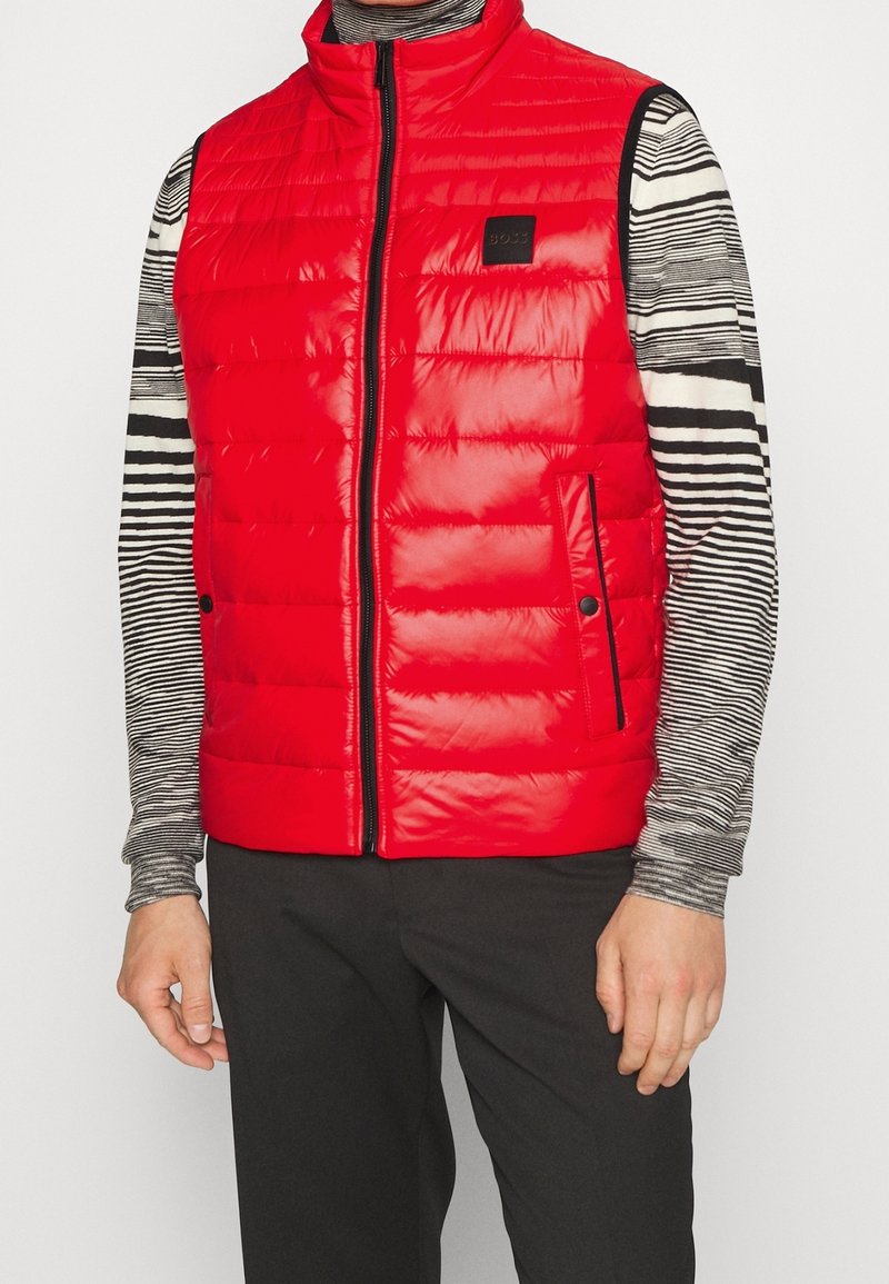 BOSS Väst - red