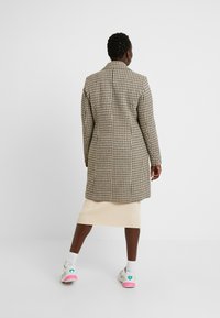 Vero Moda Curve Klassisk frakke - brown