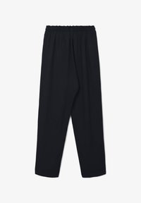 Selezionato, ultrablack