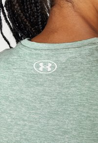 Under Armour TANK TWIST - Topp - silica green/white