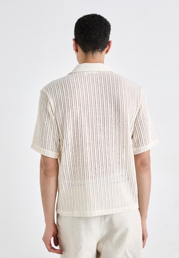 BEACH RESORT SHORT SLEEVE  - Shirt2