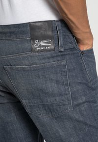 Denham RIDGE - Calças de ganga de perna direita - blue