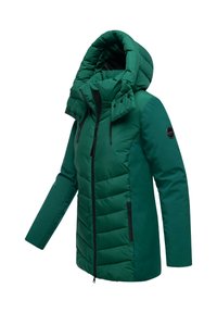 Groene donsjack met een afneembare capuchon, een rits aan de voorkant en zijzakken. Heeft een geborduurd textuur en zwarte hardware accenten.
