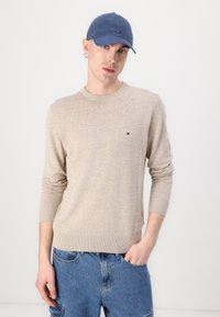 Tommy Hilfiger CREW NECK - Jumper - sandalwood/ivory petal mouline
