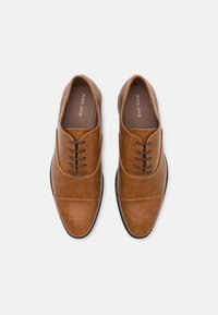 Pier One UNISEX - Snøresko - cognac