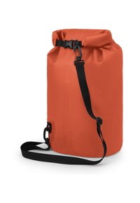 Bolsa impermeable naranja con cierre enrollable, correa ajustable negra y un clip de sujeción. Superficie texturizada con patrón de rejilla.