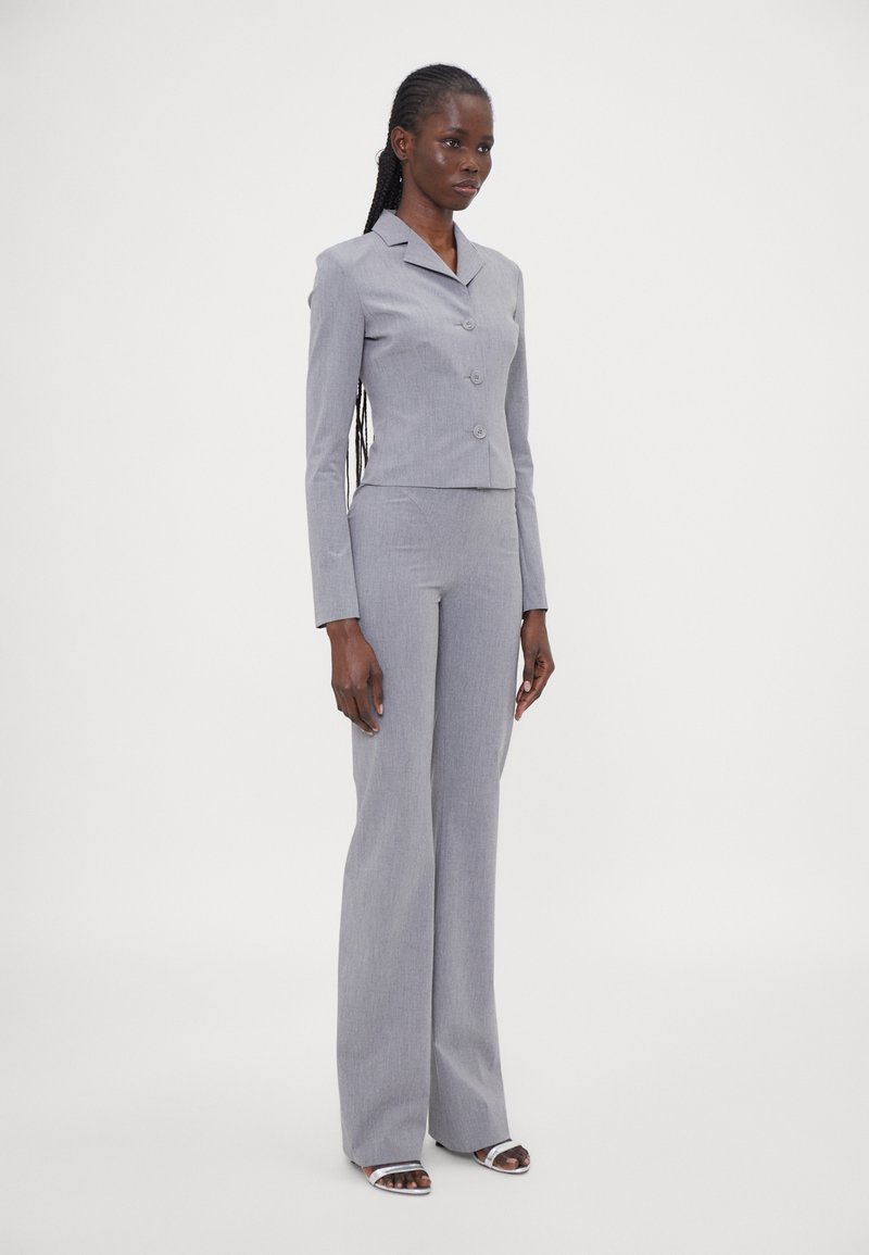 032c TRAPEZE STRETCH SUITING TROUSERS - Trousers - grey melange