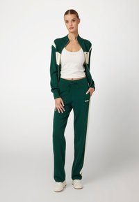 Guess TECH  - Treningo apatinė dalis - grün