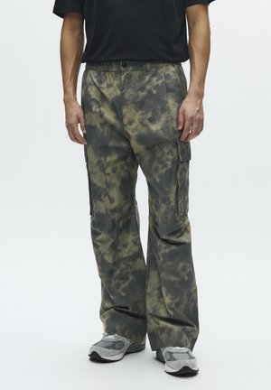 ETHAN - Oldalzsebes nadrágok - cloudy blue