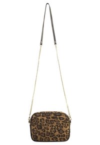 Sac bandoulière à motif léopard de forme rectangulaire, fabriqué en tissu doux avec une bandoulière chaîne dorée ornée de détails en cuir.