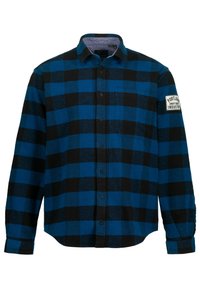Blauw en zwart geruite flanellen shirt met lange mouwen, knoopsluiting aan de voorkant, linker borstzak en een wit patch op de mouw.