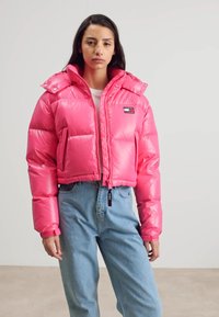 Tommy Jeans ALASKA PUFFER - Jachetă cu puf - pink alert