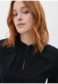 QS LANGARM MIT STEHKRAGEN - Blouse - schwarz