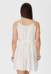Laurella SHAE - Kasdienė suknelė - white