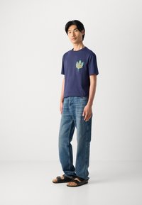 Scotch & Soda REGULAR FIT FRONT BACK - Print T-shirt - peacoat