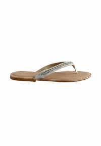 Silberne Flip-Flop-Sandale mit einem strukturierten Riemen und hellbraunem Fußbett. Die Sohle weist entlang der Kanten eine Naht auf, die für Langlebigkeit sorgt.