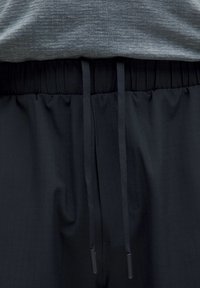 Unausgewählt, True Navy