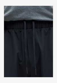 Unausgewählt, True Navy