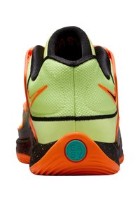 Zapato deportivo de color verde brillante y naranja con suela negra y texto "EASY" en el talón y dentro del cuello, visto desde atrás.