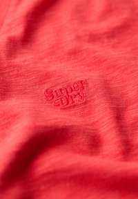 Superdry & Co EMBROIDERED V NECK  - Camiseta básica - cherry red