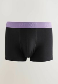 Fekete boxeralsó könnyű lila elasztikus derékkal, amelyen a "NEXT" szó dombornyomott. Puha, rugalmas anyagból készült.