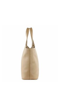 Borsa a mano in pelle beige con una texture liscia, forma allungata e doppi manici nella parte superiore. Design minimalista senza hardware visibile.