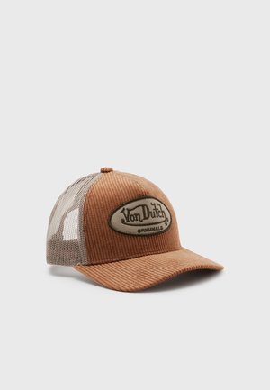 Casquette camionneur en velours côtelé marron et mesh beige avec une visière incurvée et un écusson logo "Von Dutch Originale" sur le panneau avant.