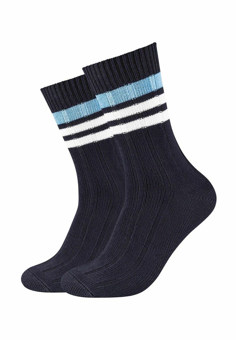 Marineblauwe katoenen sokken met ribbelstructuur, voorzien van drie horizontale strepen: lichtblauw, wit en donkerblauw bij de boord.