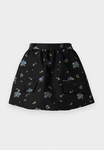 Zwarte rok met een geraffineerde tailleband, twee voorkrui pockets en een bloemenpatroon in blauwe en groene tinten op een gladde stof.