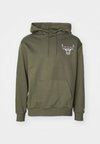 NBA CHICAGO BULLS LEAGUE ESSENTIALS OVERSIZED HOODIE - Ρούχα για κλαμπ - olive