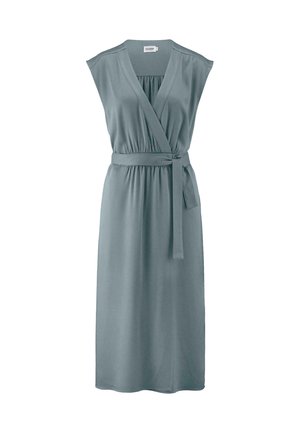 Helles Teal, ärmelloses Wickelkleid mit tiefem V-Ausschnitt, plissiertem Oberteil, elastischem Taillenbund und Stoffgürtel. Glattes, fließendes Material.