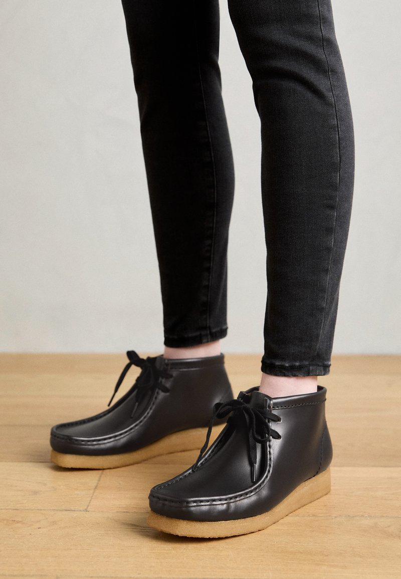 Damen Schwarz Botines Clarks Origin Wallabee De Ante Negro Para