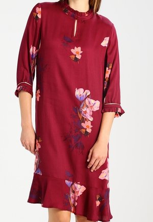 Robe de jour - red