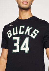 Nike Performance NBA GIANNIS ANTETOKOUNMPO MILWAUKEE BUCKS TEE - T-shirts print - black