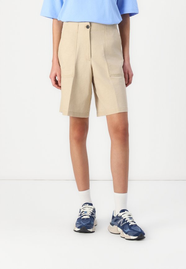 BERMUDA - Shorts - safari