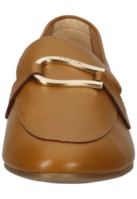 Braune Leder-Loafer mit runder Zehenform, ausgestattet mit einer goldfarbenen Schnallenakzent und einer glatten Textur. Weiche Innenauskleidung für zusätzlichen Komfort.