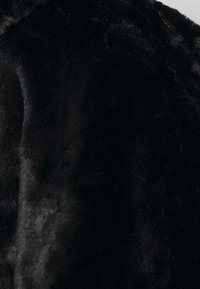 SIKSILK Vinterjacka - black