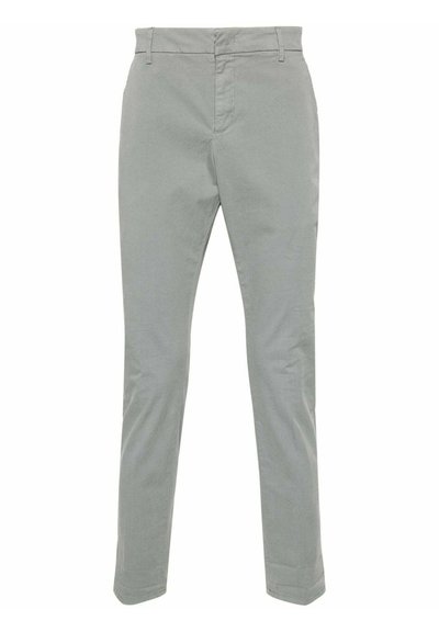 Chinos grigio chiaro realizzati in tessuto misto cotone. Design slim fit con fronte piatto, vita standard e gambe dritte. Nessun motivo visibile.