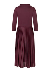Mauve langlopende jurk met hoge kraag en plissé rok. Zachte stof met een vloeiende silhouet, ontworpen voor een comfortabele pasvorm.