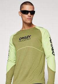 Oakley MAVEN SCRUB - Μπλούζα με μακριά μανίκια - fern