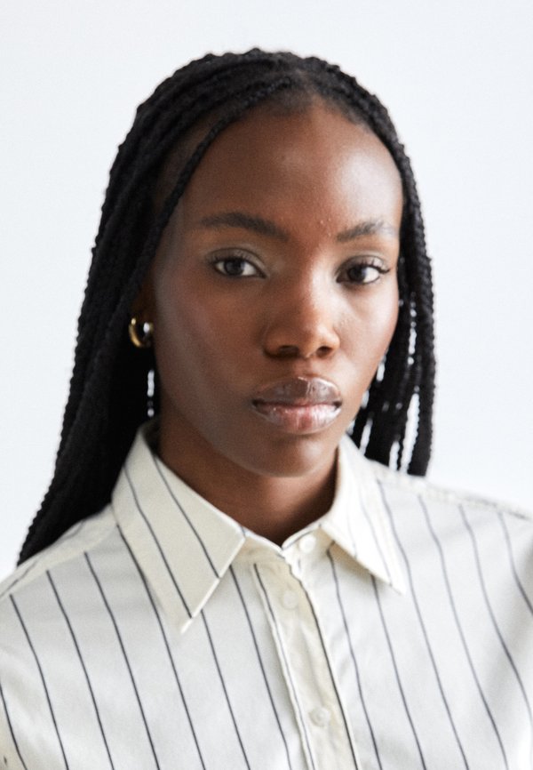 BRIELLE MONDAY - Button-down blouse3