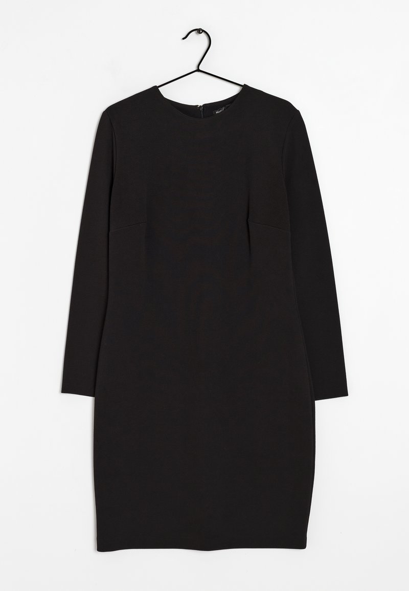 Vestido negro de mangas largas con cuello redondo, forma ajustada, tejido texturizado y costuras laterales. Se cierra con una cremallera en la parte posterior.