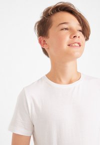 bonprix 3ER PACK MIT RUNDHALSAUSSCHNITT - T-shirt basic - weiß