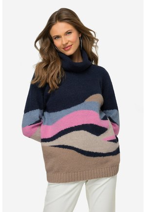 Pullover collo alto blu navy con motivi astratti in rosa, beige e blu. Texture morbida e vestibilità rilassata con orlo a coste.