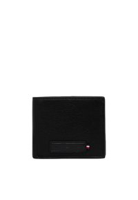 Portefeuille en cuir noir avec une finition texturée, présentant un patch logo rectangulaire et un petit accent tricolore en bas.