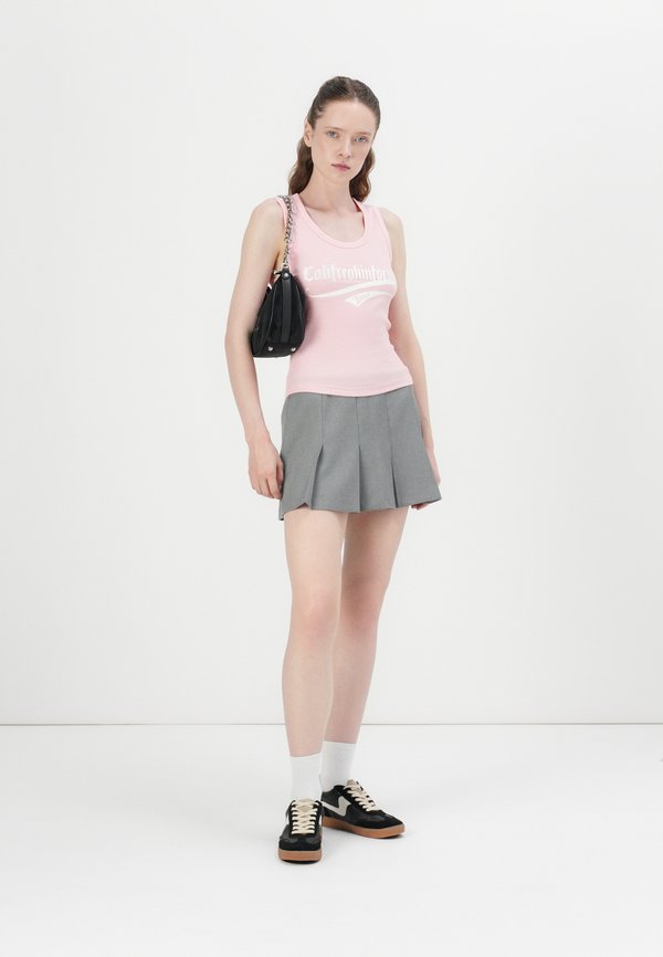 CALI FREAKINFORN - Top2