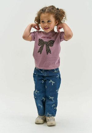 The New Siblings, TNSTVINAYA REGULAR FIT JEANS - Jean droit - medium blue denim aop