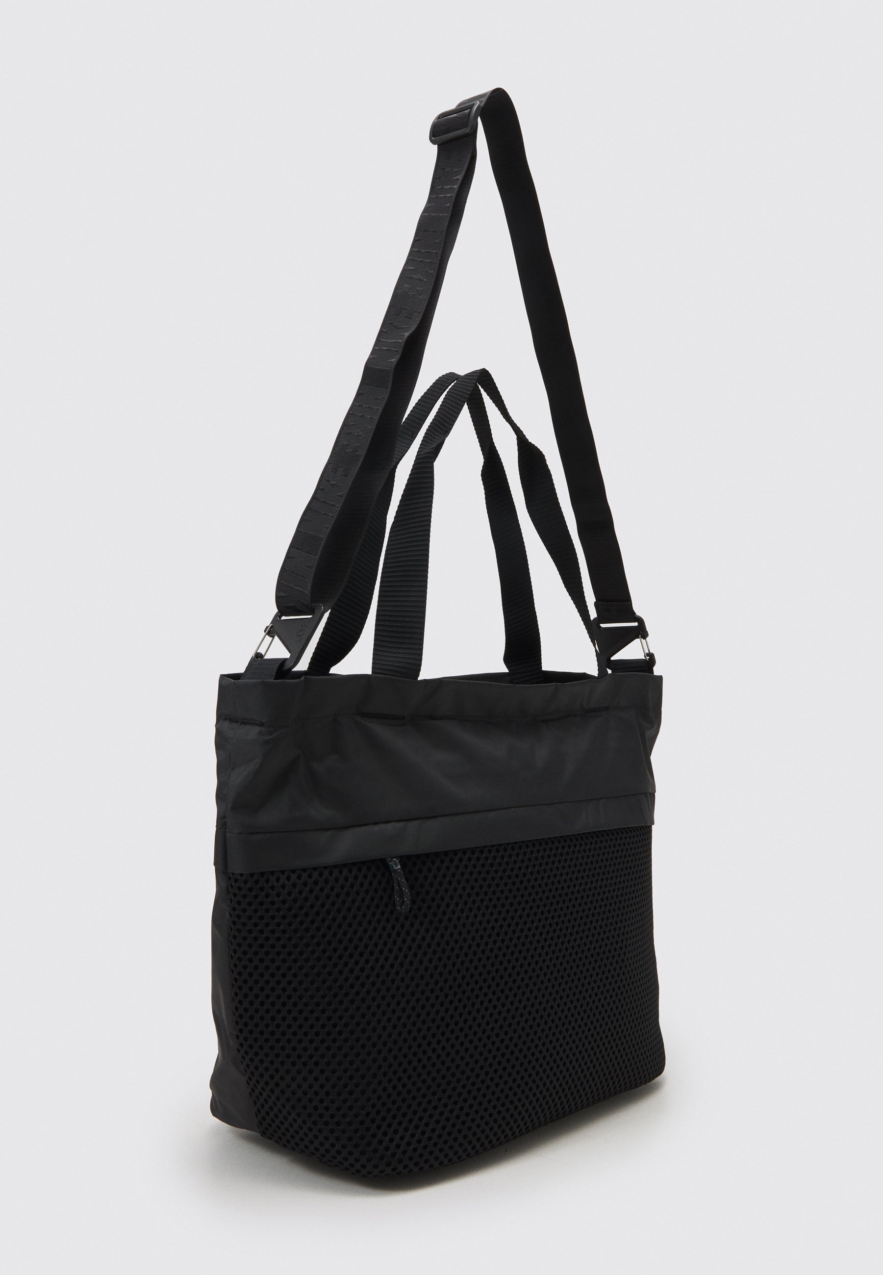 tote nike