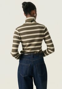 Soaked in Luxury SPINA STRIPED ROLLNECK - Stickad tröja - tarmac w sandshell stripe