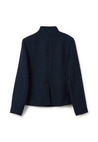 Blazer in lana navy con finitura testurizzata, colletto elevato e spacco posteriore. Maniche lunghe e silhouette sartoriale. Senza chiusure visibili.